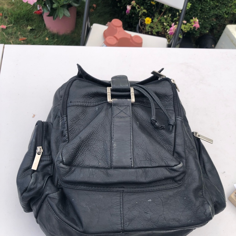 Men's genuine Black Leather To Load Backpack Classic Travel Bag